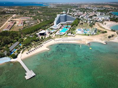 VENOSA BEACH RESORT AND SPA Pools & Beach